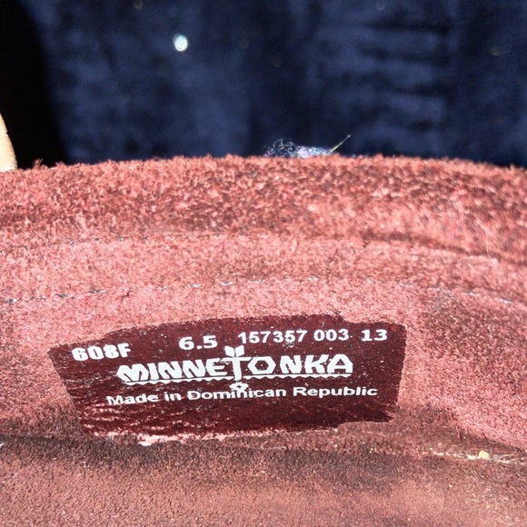 Minnetonka moccasins ￼size 6.5 - Picture 8 of 9